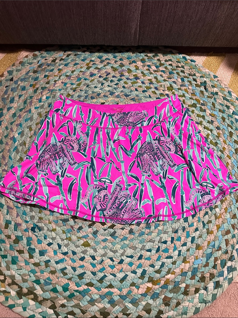 Lilly Pulitzer Vibrant Pink Elephant print luxletic skort size large.